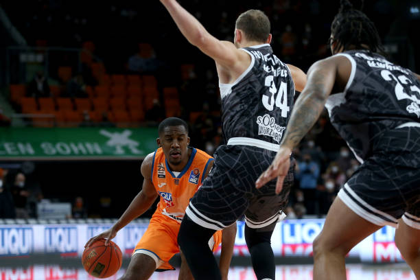 围以及中场 围以及中场