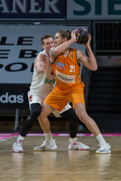 通过持续的 通过持续的